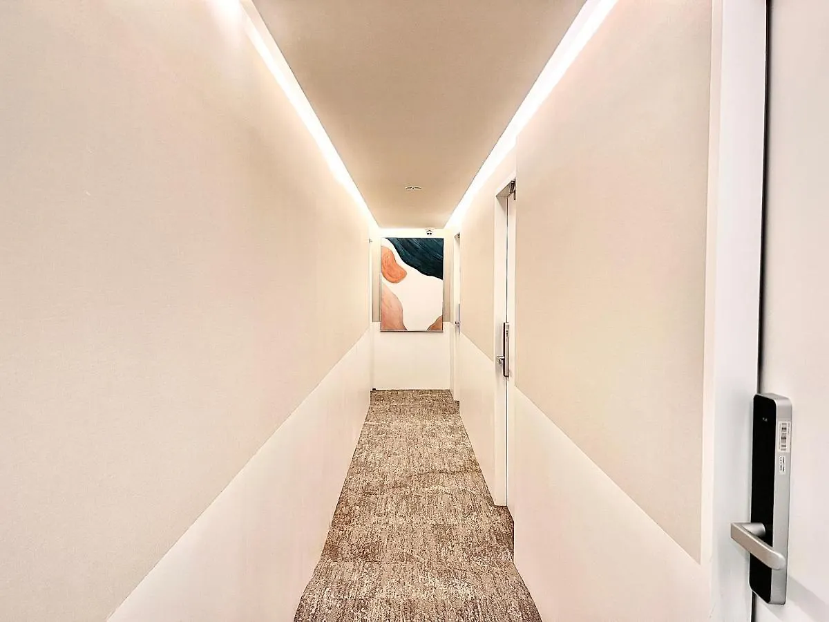 Tokyo Cherry Blooming Hotel Ueno 东京超级中心上野公园3分钟 地铁1分钟 位置绝佳超级繁华 免费wifi Dyson吹风机coa 5*,  Japan